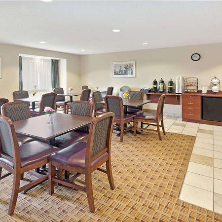 Microtel Inn & Suites By Wyndham Jasper Bagian luar foto