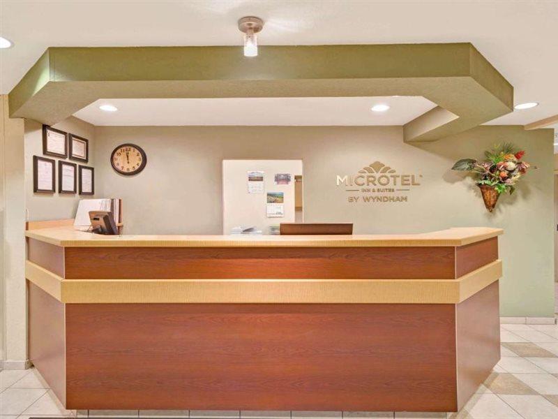 Microtel Inn & Suites By Wyndham Jasper Bagian luar foto