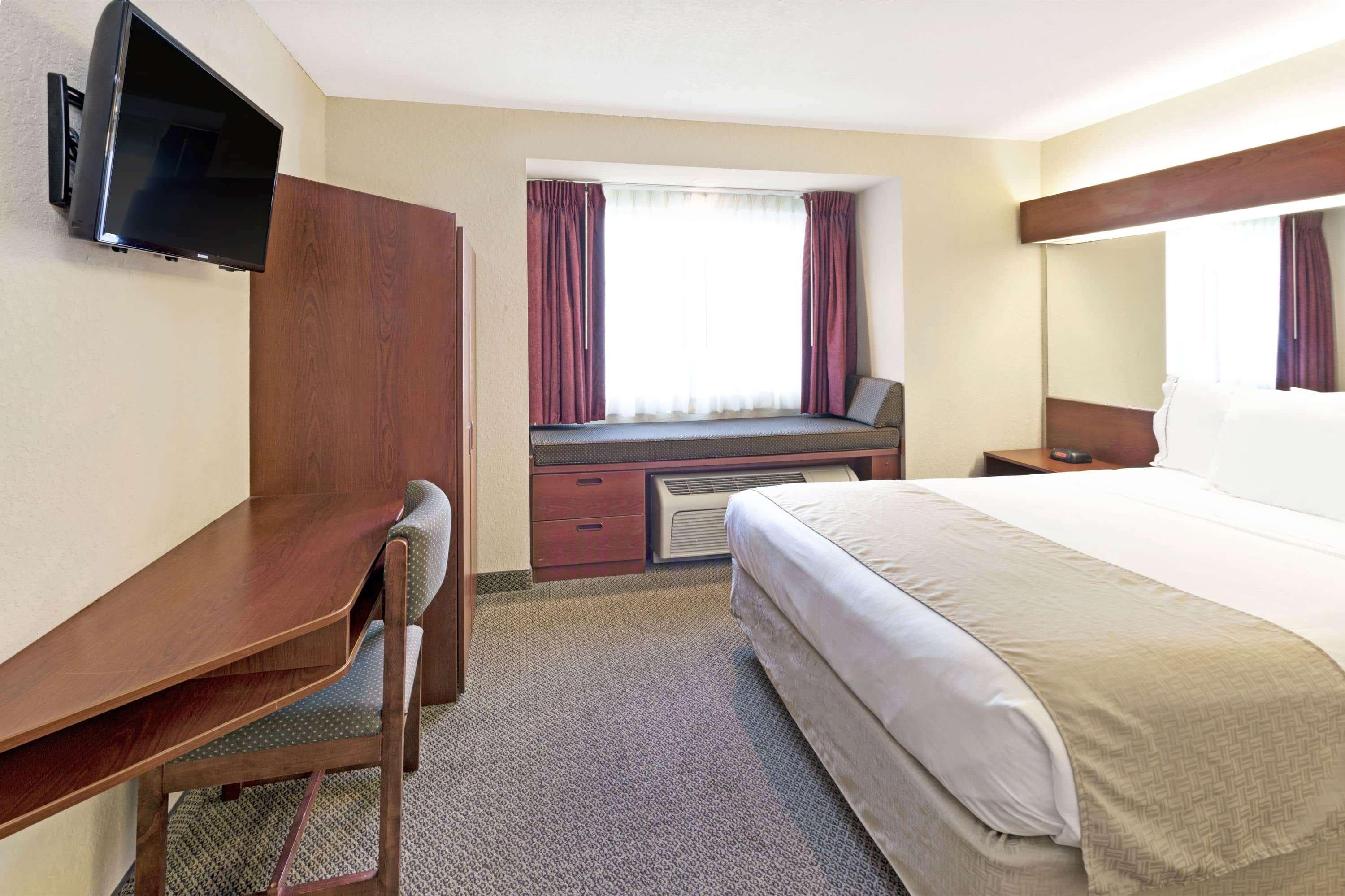 Microtel Inn & Suites By Wyndham Jasper Bagian luar foto