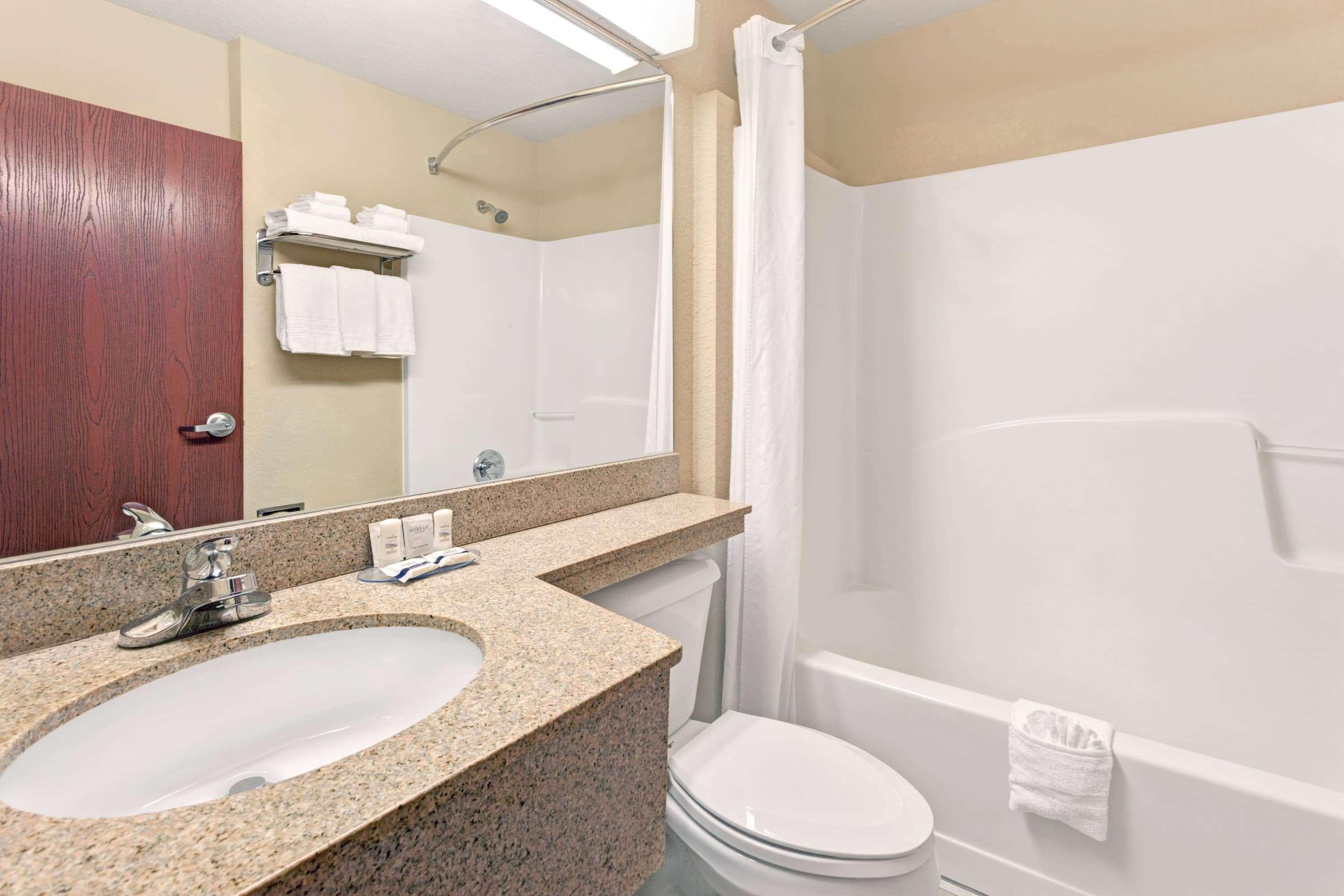 Microtel Inn & Suites By Wyndham Jasper Bagian luar foto