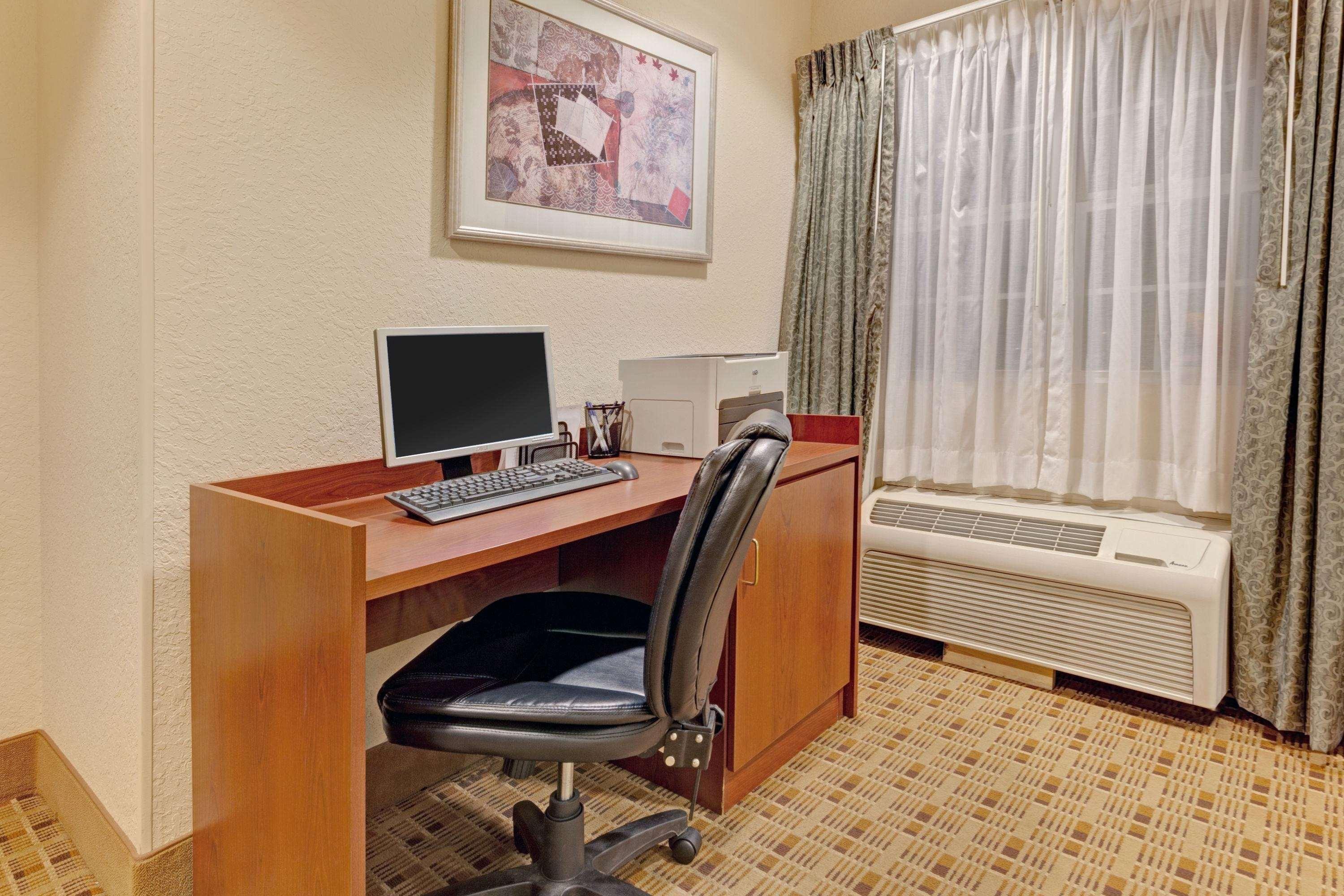 Microtel Inn & Suites By Wyndham Jasper Bagian luar foto