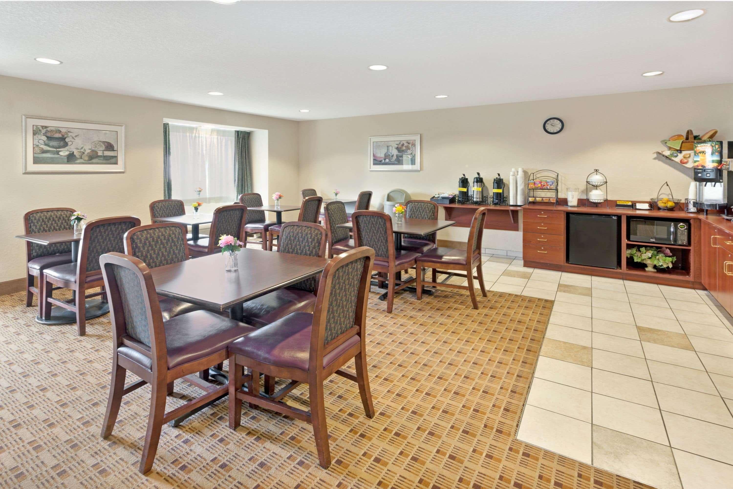 Microtel Inn & Suites By Wyndham Jasper Bagian luar foto