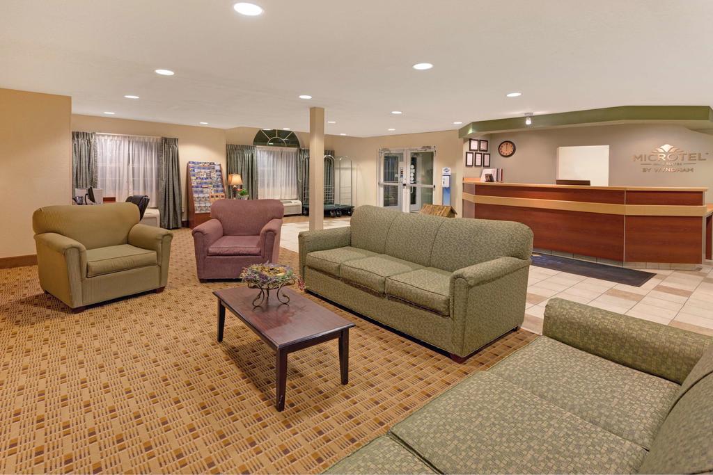 Microtel Inn & Suites By Wyndham Jasper Bagian luar foto